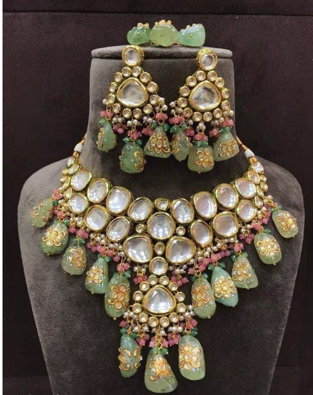 KUNDAN NECKLACE